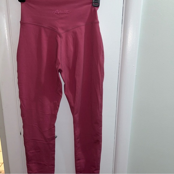 Alphalete Surface Path Laser Cut Leggings - Pink - Picture 2 of 5